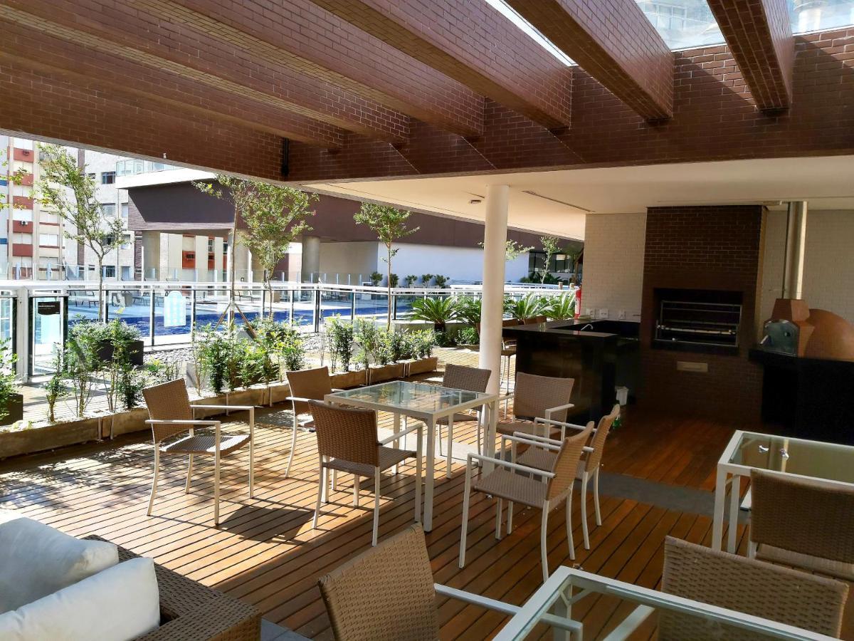 Apartment Ocean Front Oasis: Beachside Luxury With Heated Pool & Dual Saunas *